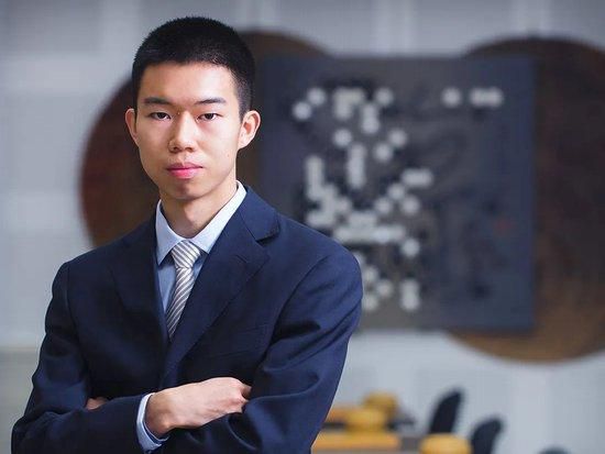 车里打扑克