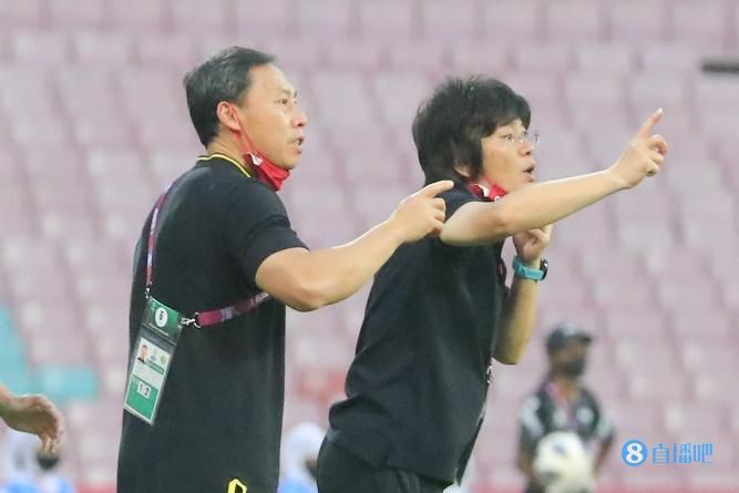 老板办公室强吻亲胸视频