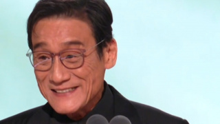 秘书双腿打开揉弄高潮
